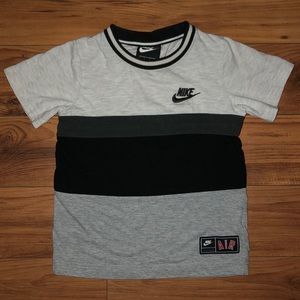 Boys size 6 Nike Tshirt